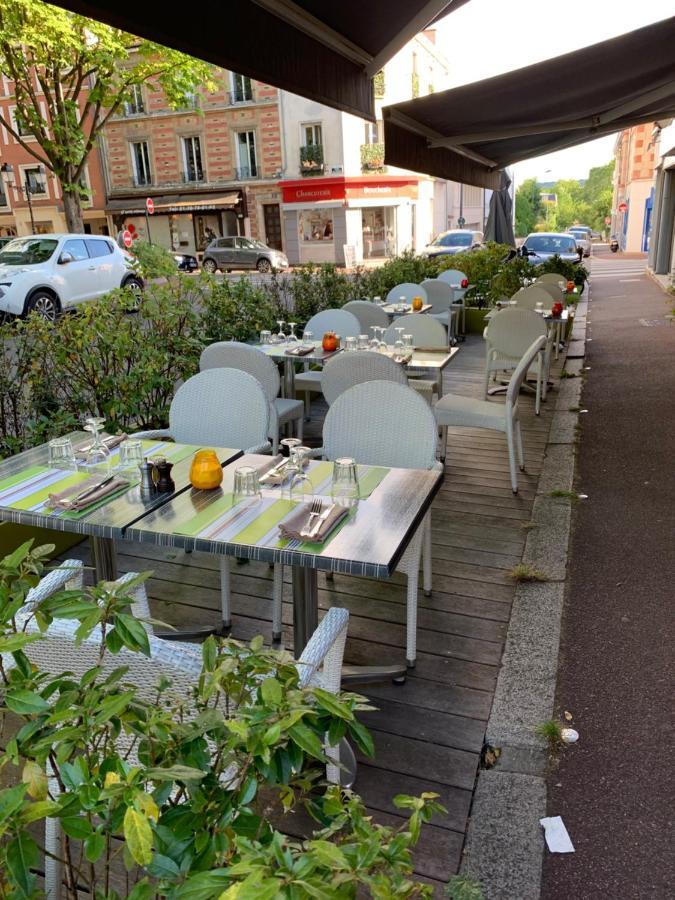 Hotel Des 3 Marches- Logis Hotel Restaurant Le Vésinet المظهر الخارجي الصورة